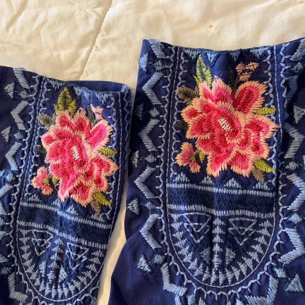 Johnny Was blue embroidered leggings, petite XXL (14)